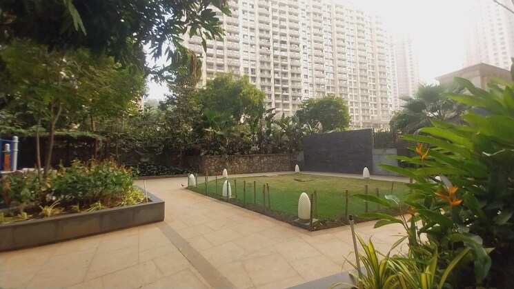 Exterior View, hiranandani-regent-hill 1 Bedroom 379 Sq.Ft. Apartment In Powai Mumbai 9091961
