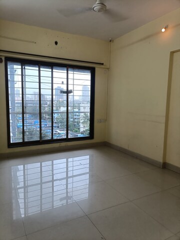 Room in 2 BHK Apartment at Dn Nagar – for Rent