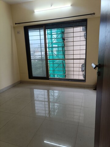 Room in 2 BHK Apartment at Dn Nagar – for Rent