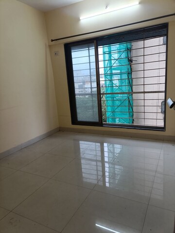 Room in 2 BHK Apartment at Dn Nagar – for Rent