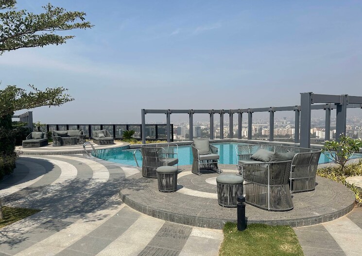  Parking, bandra east 4 Bedroom 1815 Sq.Ft. Apartment In Bandra East Mumbai 9092036