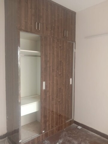 Room in 2 BHK Apartment at Mahagun Mywoods, Sector 16c Greater Noida – for Rent