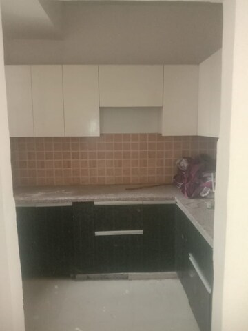 2 BHK Apartment For Rent in Mahagun Mywoods, Sector 16c Greater Noida