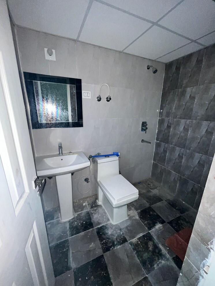 Team Area, paramount-golf-forest-studio-apartments-phase-2- Studio 435 Sq.Ft. Apartment In Zeta I Greater Noida Greater Noida 9092180