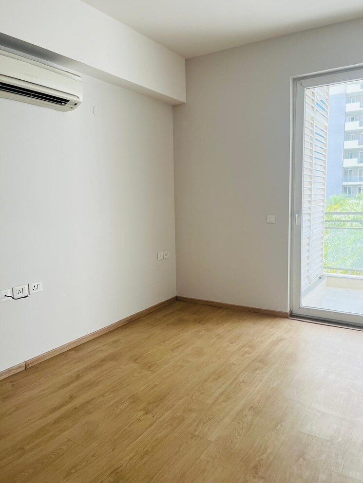 Room, sector 81 3 Bedroom 2103 Sq.Ft. Apartment In Sector 81 Gurgaon 9092183