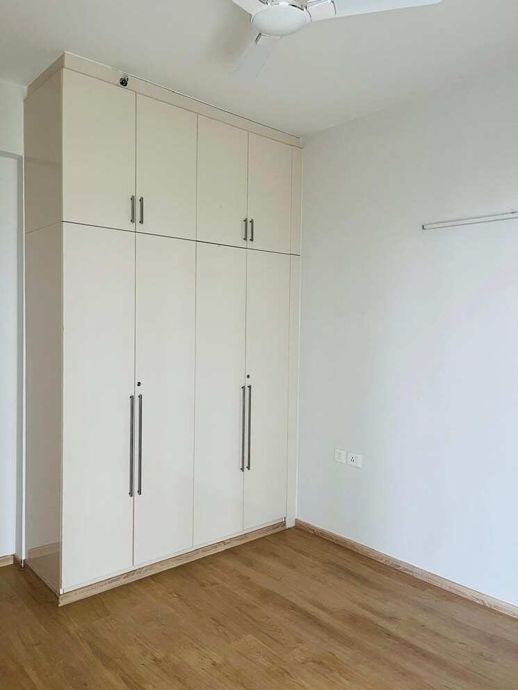 Room, sector 81 3 Bedroom 2103 Sq.Ft. Apartment In Sector 81 Gurgaon 9092183