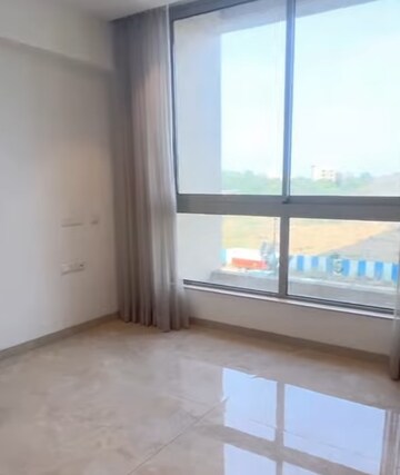 Room in 3 BHK Apartment at Hiranandani Estate, Ghodbunder Road – for Sale