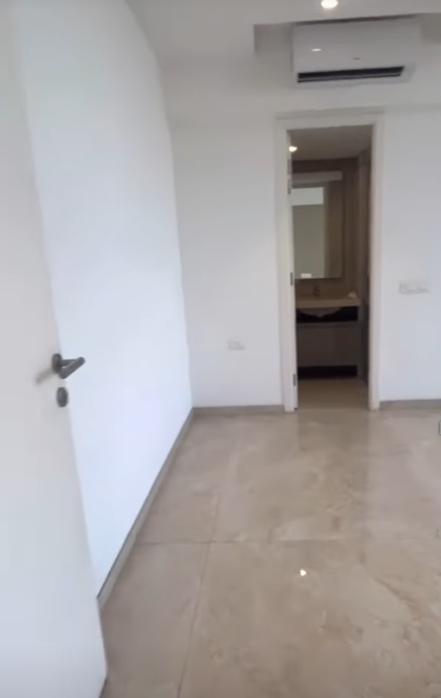 Room in 3 BHK Apartment at Hiranandani Estate, Ghodbunder Road – for Sale