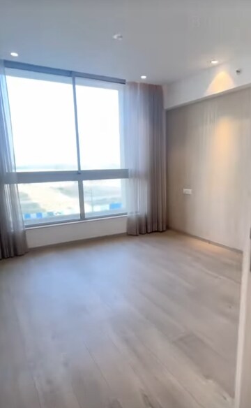 Room in 3 BHK Apartment at Hiranandani Estate, Ghodbunder Road – for Sale