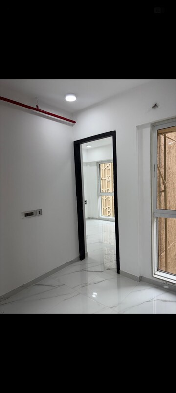 Room in 2 BHK Apartment at Nahar Amaryllis Towers and Plaza, Chandivali – for Rent
