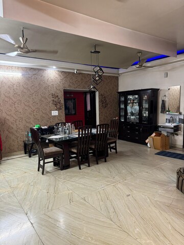 Parking in 4 BHK Independent House at Sainik Colony – for Rent