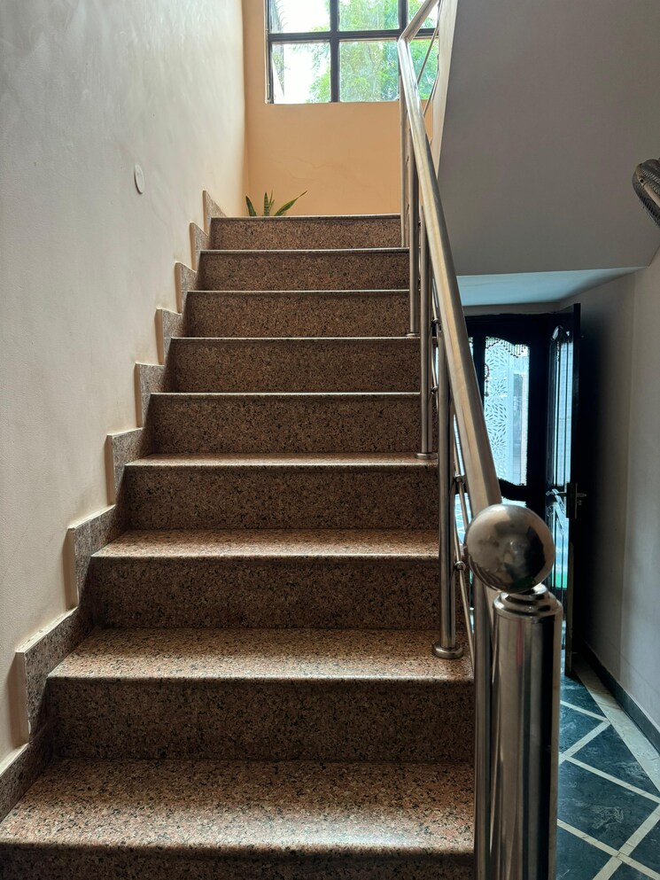 undefined, sainik colony 4 Bedroom 2250 Sq.Ft. Independent House In Sainik Colony Faridabad 9092253