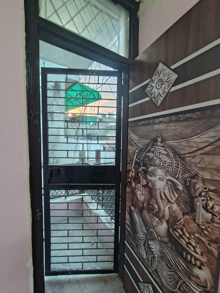 undefined, savitri nagar 2 Bedroom 1800 Sq.Ft. Builder Floor In Savitri Nagar Delhi 9092260