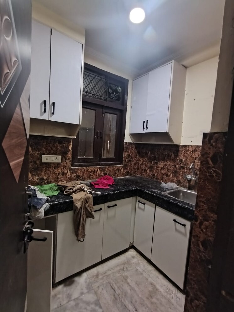 Kitchen, savitri nagar 2 Bedroom 1800 Sq.Ft. Builder Floor In Savitri Nagar Delhi 9092260