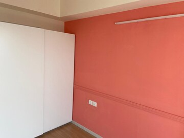 Room in 3 BHK Apartment at DLF The Skycourt, Sector 86 – for Sale