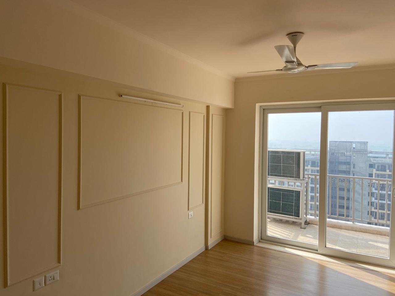 3 BHK + Pooja Room Apartment For Sale in DLF The Skycourt