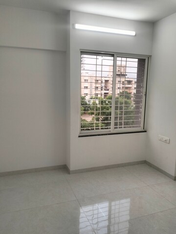 Room in 4 BHK Apartment at Ekta California, Nibm Road – for Rent