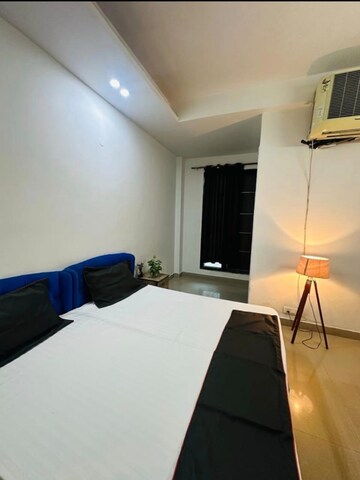 Team Area in 3 BHK Builder Floor at DLF Qerwa, Sector 28 – for Rent