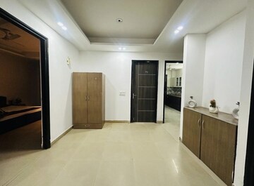 Room in 3 BHK Builder Floor at DLF Qerwa, Sector 28 – for Rent