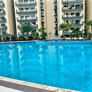 Swimming Pool in 5 BHK Penthouse at Azeagaia Botanica, Vrindavan Yojna – for Sale