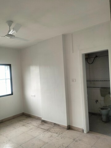 Room in 3 BHK Apartment at Ekta California, Nibm Road – for Rent