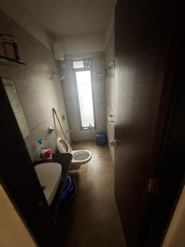 Bathroom in 1 BHK Apartment at Solitaire Heights, Malad West – for Rent