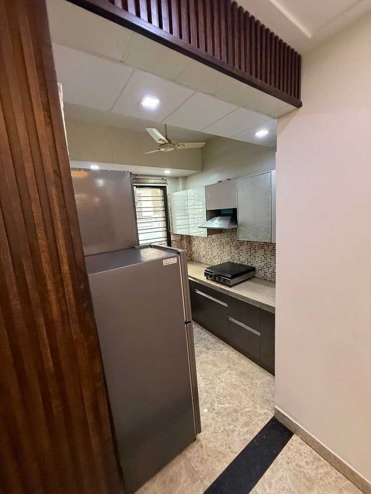 Kitchen, rwa-residential-society-sector-46 2.5 Bedroom 1850 Sq.Ft. Builder Floor In Sector 46 Gurgaon 9092380