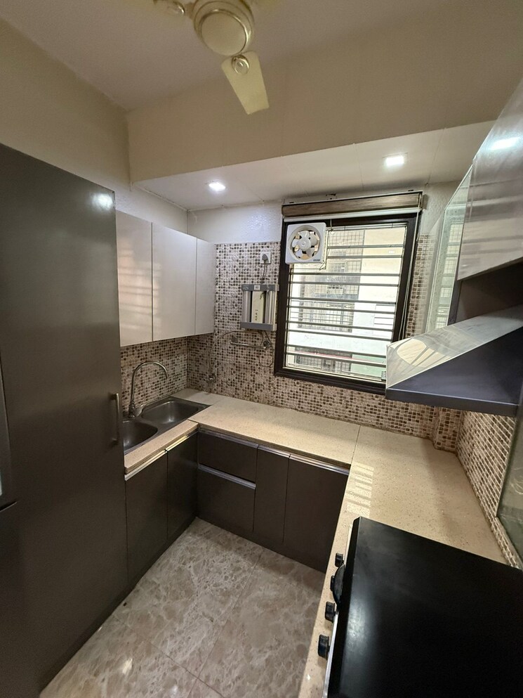 Kitchen, rwa-residential-society-sector-46 2.5 Bedroom 1850 Sq.Ft. Builder Floor In Sector 46 Gurgaon 9092380