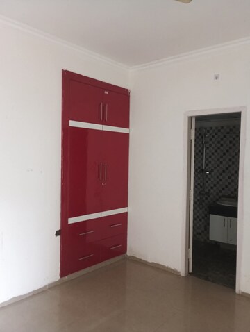 Room in 3 BHK Apartment at Shri Radha Sky Park, Sector 16b Greater Noida – for Rent