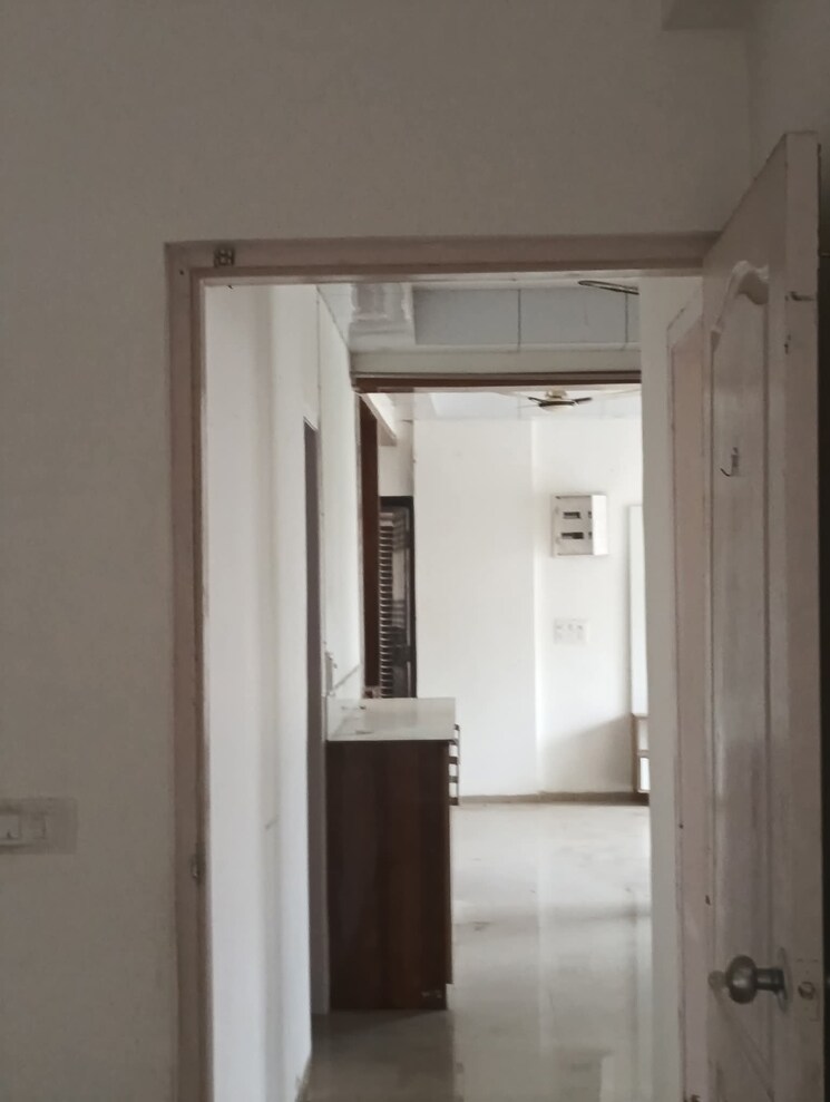 undefined, shri-radha-sky-park 3 Bedroom 1874 Sq.Ft. Apartment In Sector 16b Greater Noida Greater Noida 9092389