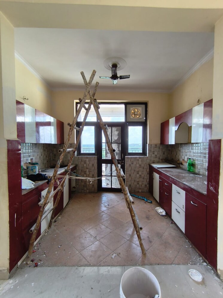 Gym, the-chhatrapati-shivaji-cghs 3 Bedroom 1800 Sq.Ft. Apartment In Sector 45 Faridabad 9092402