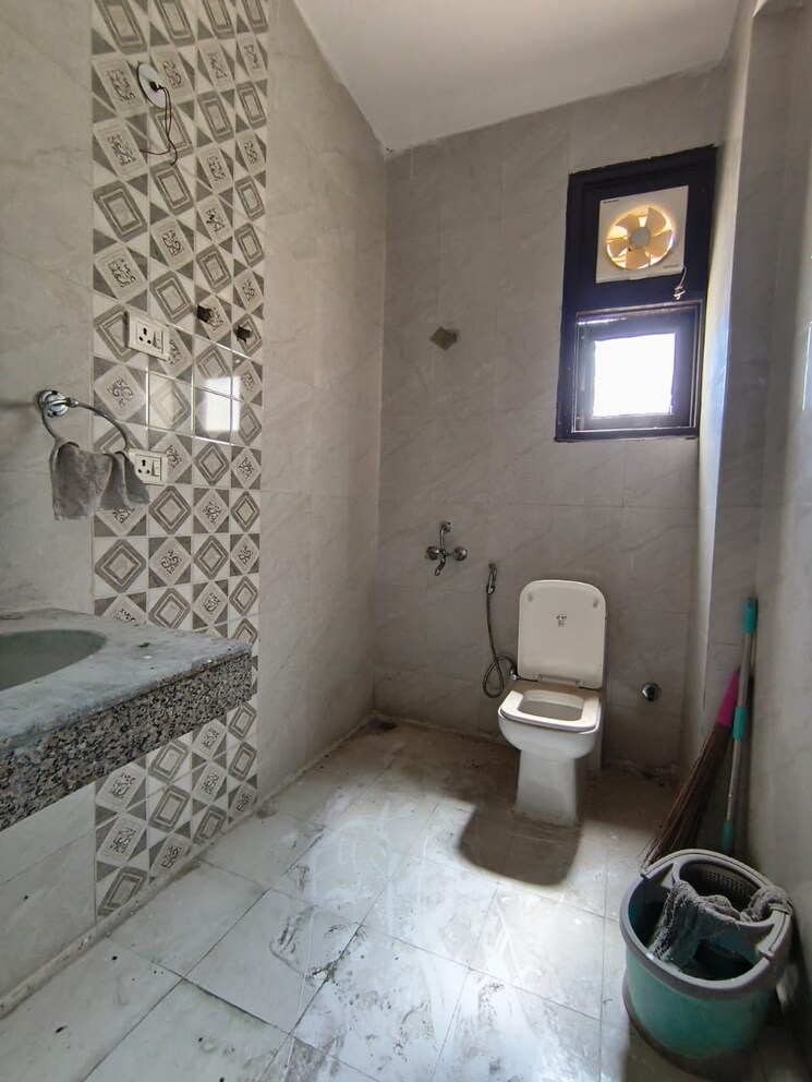 Bathroom, the-chhatrapati-shivaji-cghs 3 Bedroom 1800 Sq.Ft. Apartment In Sector 45 Faridabad 9092402