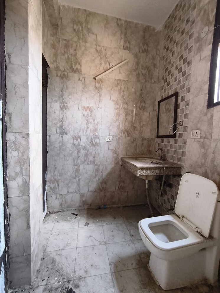 Bathroom, the-chhatrapati-shivaji-cghs 3 Bedroom 1800 Sq.Ft. Apartment In Sector 45 Faridabad 9092402