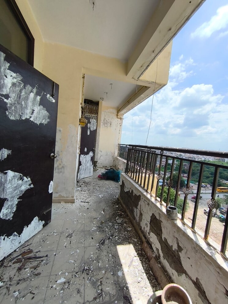 Balcony, the-chhatrapati-shivaji-cghs 3 Bedroom 1800 Sq.Ft. Apartment In Sector 45 Faridabad 9092402