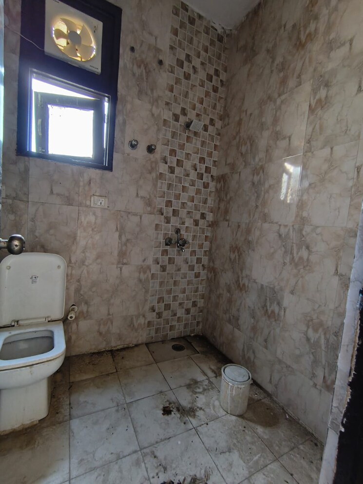 Bathroom, the-chhatrapati-shivaji-cghs 3 Bedroom 1800 Sq.Ft. Apartment In Sector 45 Faridabad 9092402
