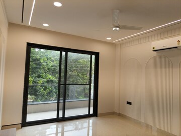 Room in 4 BHK Builder Floor at Sector 46 – for Sale