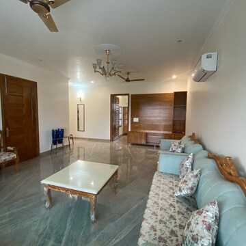 Bedroom in 3 BHK Apartment at Sector 18 – for Rent