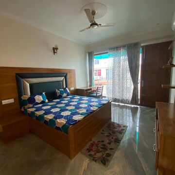 Bedroom in 3 BHK Apartment at Sector 18 – for Rent