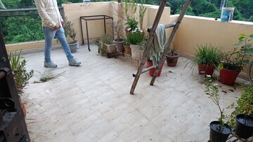Balcony in 1 BHK Builder Floor at Vaishali Sector 3 – for Rent