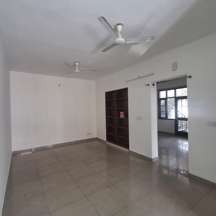 Room, sector 44 3 Bedroom 2250 Sq.Ft. Apartment In Sector 44 Chandigarh 9092454
