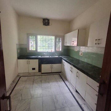 Kitchen in 3 BHK Apartment at Sector 44 – for Rent