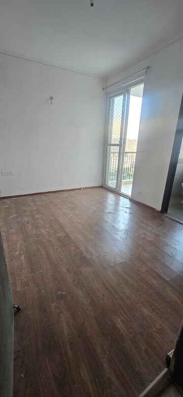 Furnished Amenities in 3 BHK Apartment at Amrapali Riverview, Amrapali Leisure Valley – for Rent
