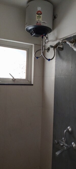 Room in 1 BHK Apartment at Godrej Horizon, Mohammadwadi – for Rent