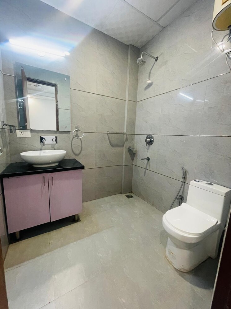 Bathroom, orchid-island 2 Bedroom 190 Sq.Yd. Builder Floor In Sector 51 Gurgaon 9092514