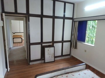 Room in 2 BHK Apartment at Runwal Park, Gultekdi – for Rent