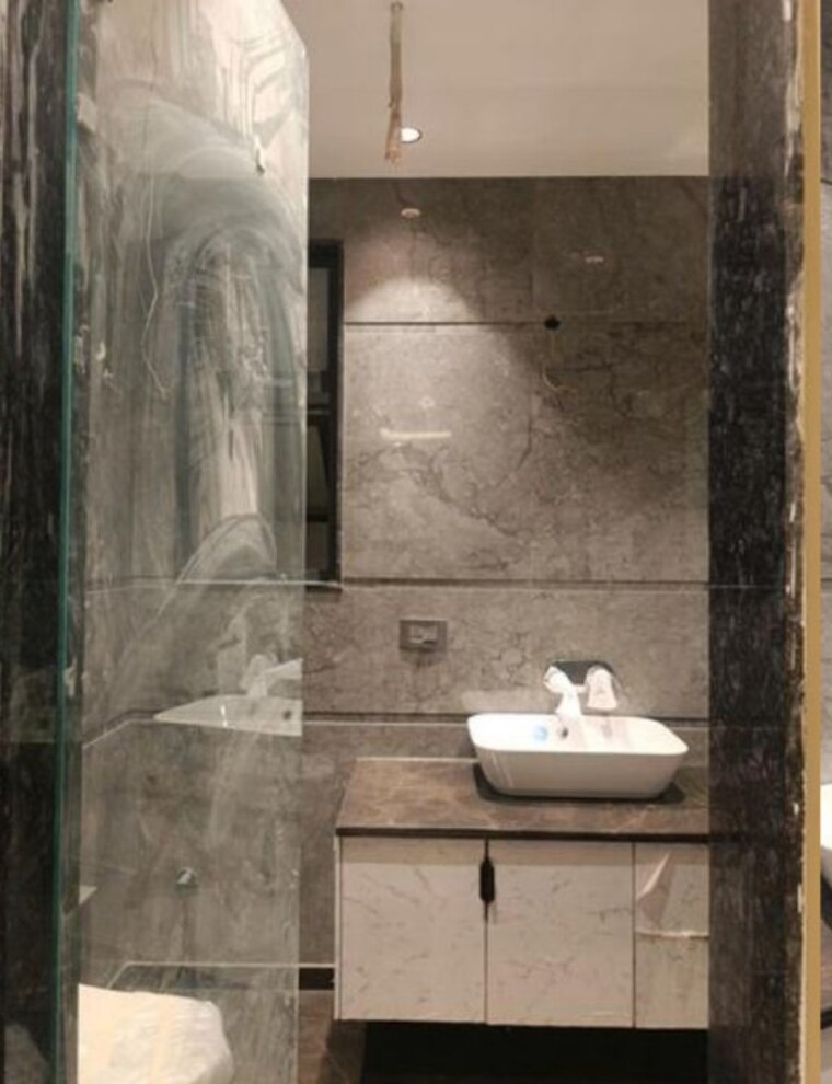 Bathroom, greater kailash ii 4 Bedroom 2770 Sq.Ft. Builder Floor In Greater Kailash ii Delhi 9092541