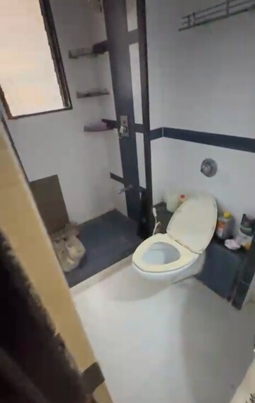 Attached Bathroom in 2.5 BHK Apartment at Symphony Towers Kandivali West, Kandivali West – for Rent