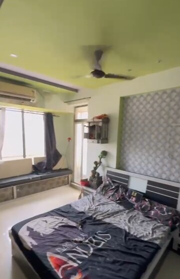 Bedroom in 2.5 BHK Apartment at Symphony Towers Kandivali West, Kandivali West – for Rent