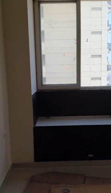 Furnished Amenities in 3.5 BHK Apartment at Dasnac The Jewel, Sector 75 – for Sale
