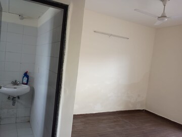 Building Lobby in 3 BHK Apartment at BPTP District Phase 2, Sector 84 – for Rent